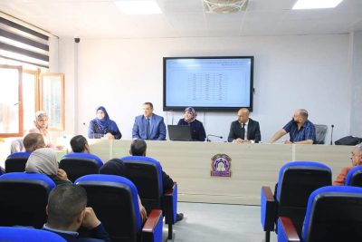 قسم الجغرافية في كلية الآداب يقيم حلقة نقاشية 