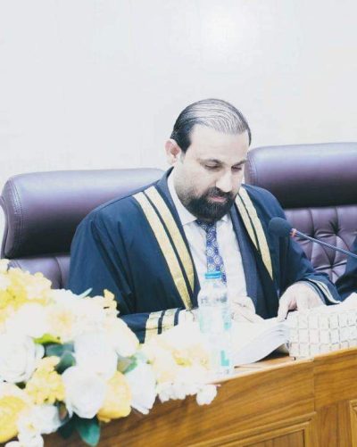 اختيار تدريسي آداب العراقية لامانة مؤتمر علمي خارجي 